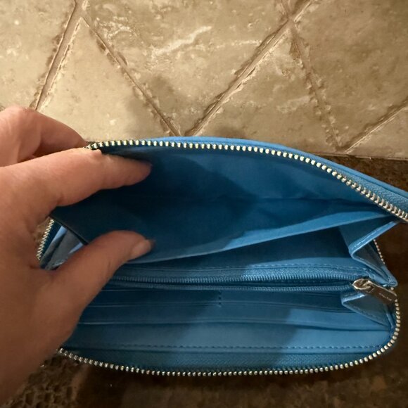COACH SIGNATURE C ACCORDION ZIP AROUND WALLET BROWN/BLUE Like New - Picture 13 of 13